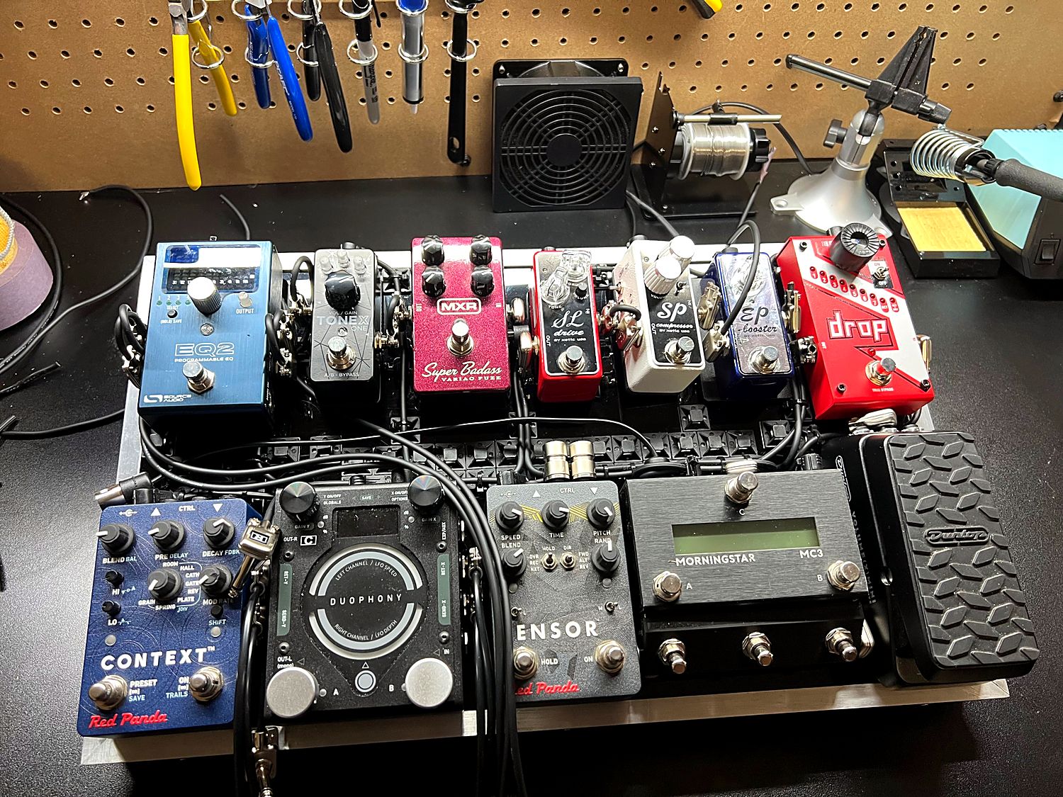 The Patriot pedalboard seen from above