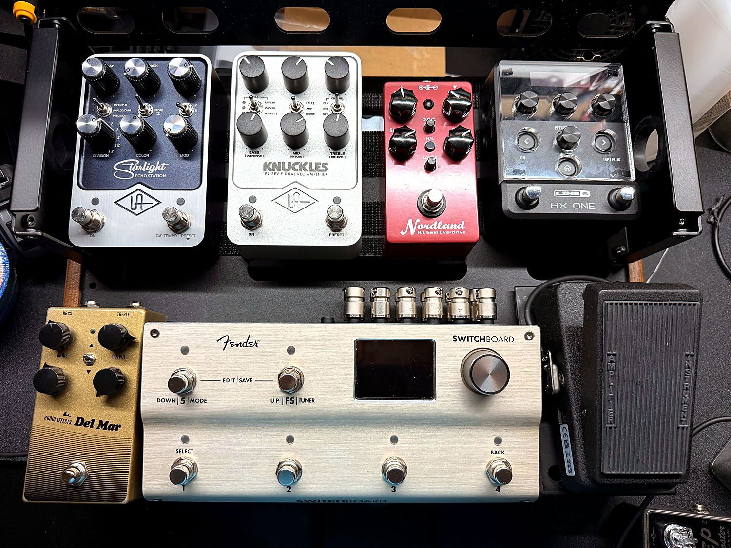 Two-tier pedalboard with Fender Switchboard controller